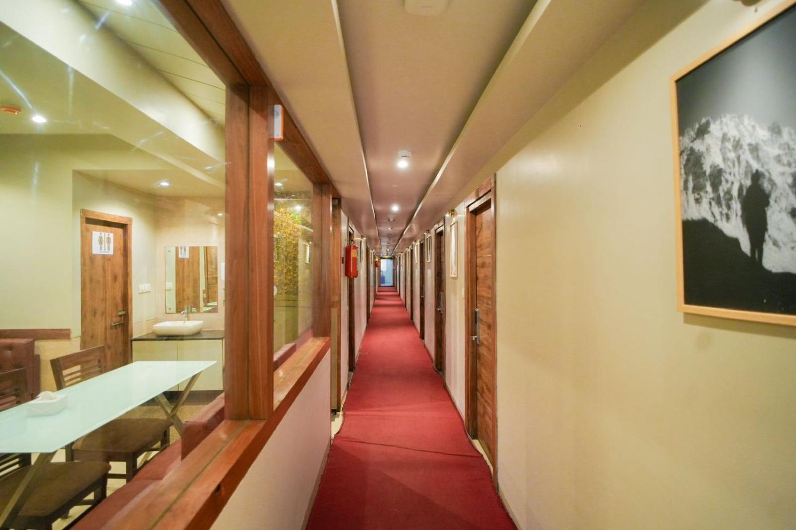 Hotel Amber Choice International Airport Mumbai (Bombay)