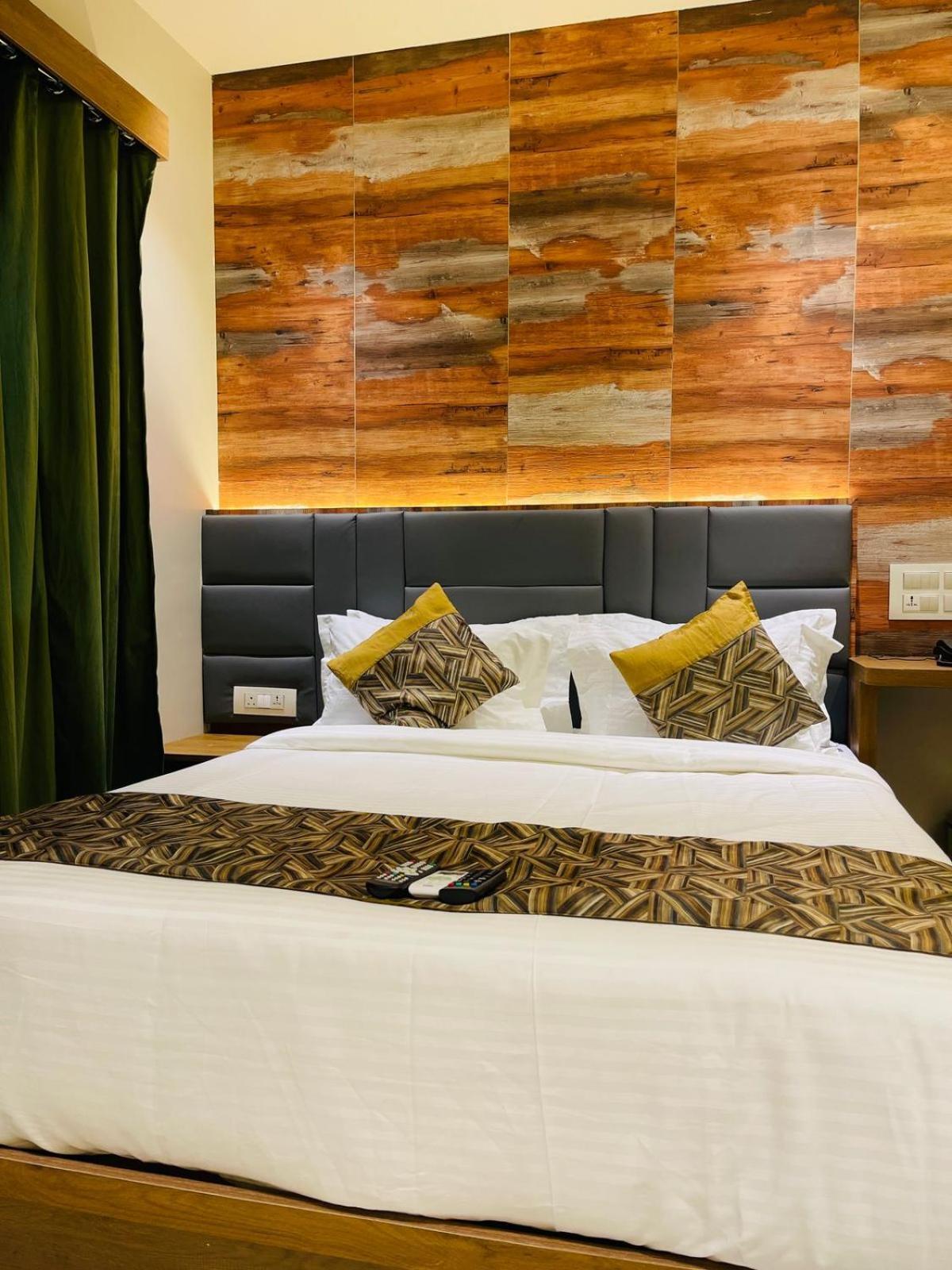 Amber Choice International Airport Hotel Mumbai (Bombay)